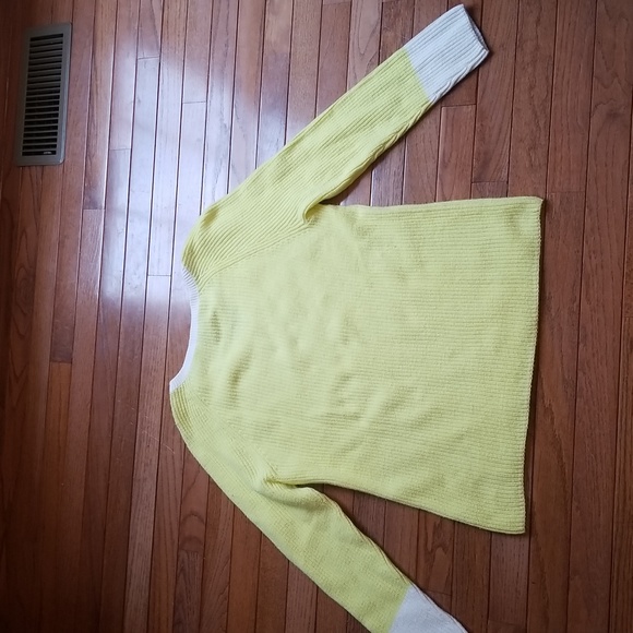 Talbots Buttery Lemon Yellow V-Neck Petite Cotton Sweater - Picture 2 of 5